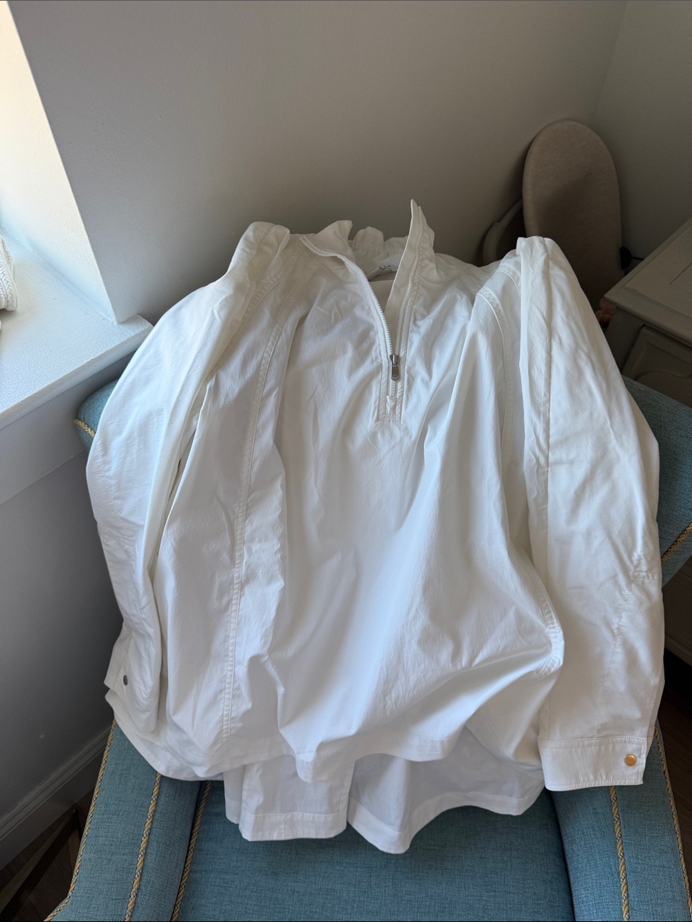 Athleta windbreaker jacket
